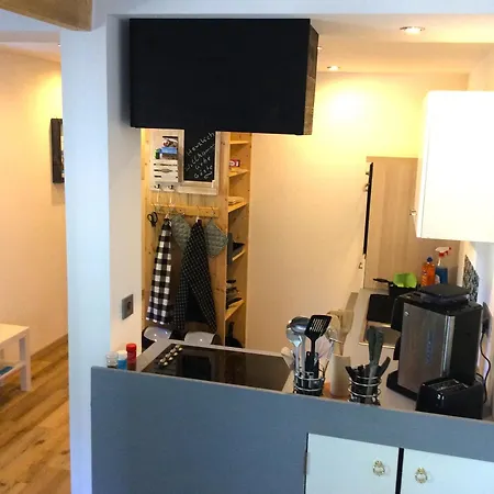 - Michaelas Huus - Zwischen Den Meeren,