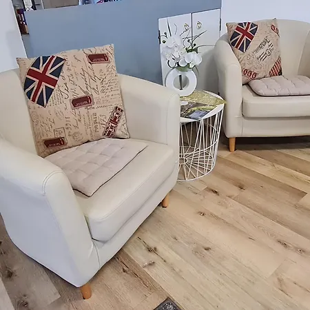 - Michaelas Huus - Zwischen Den Meeren,